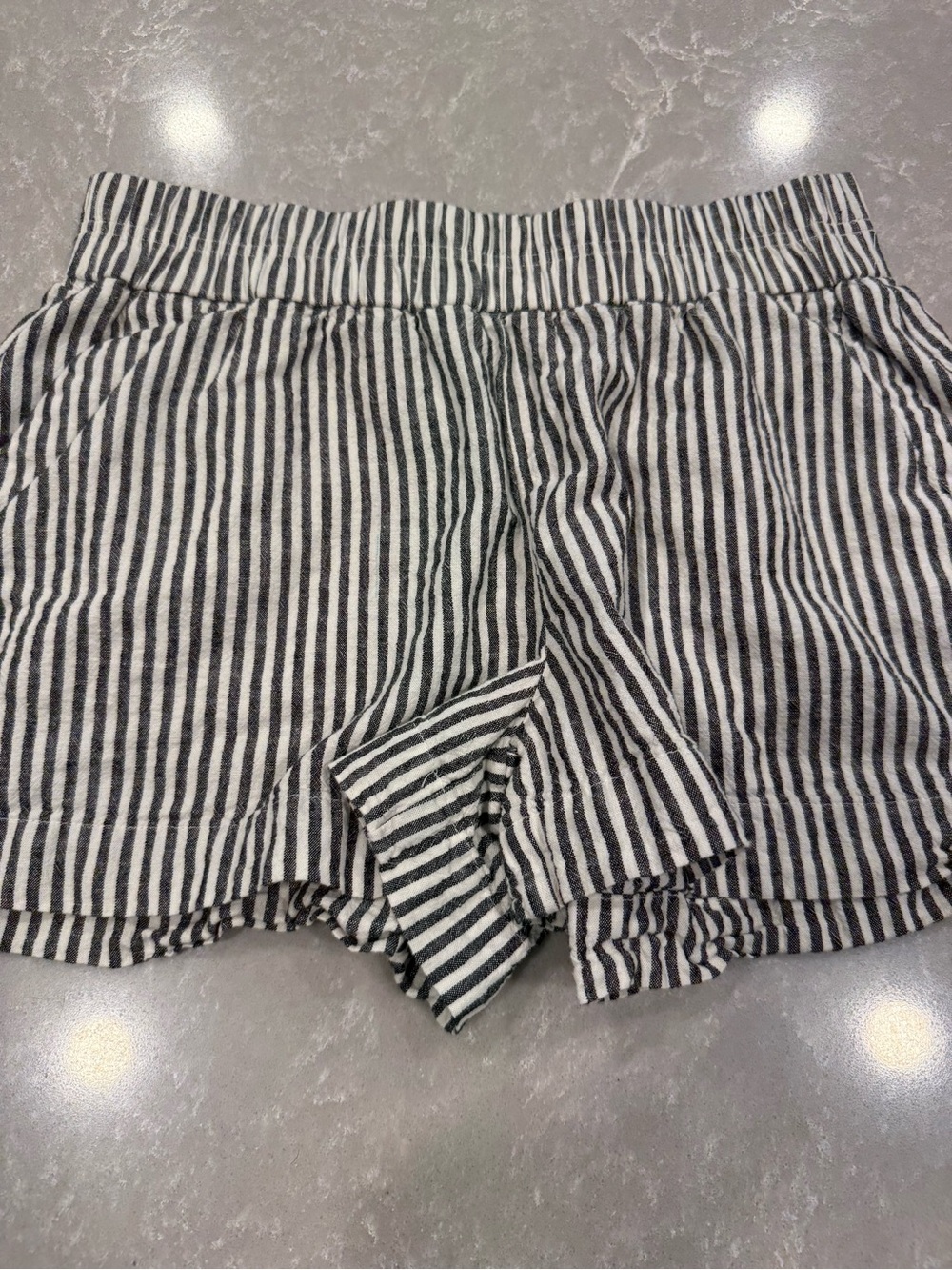 A New Day Striped Linen Blend Pull-On Shorts Women’s Small Black White Pockets - Picture 2 of 4